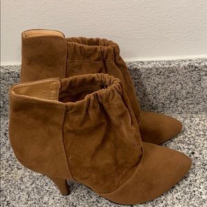 Colin Stuart suede booties size 7.5 brand new